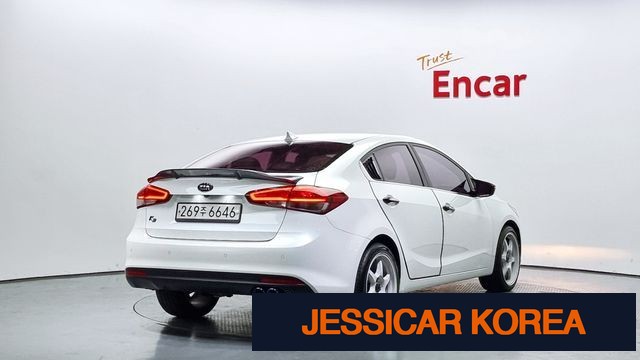 2017 Kia The New K3 - Thumbnail 9