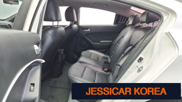 2017 Kia The New K3 - Thumbnail 11