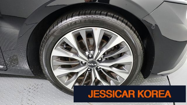 2022 Kia K8 - Thumbnail 2