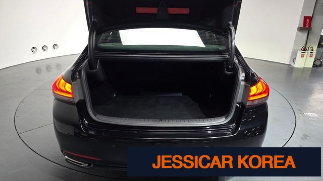 2016 Hyundai Genesis DH - Thumbnail 18