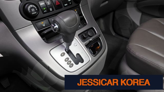 2013 Kia Carnival R - Thumbnail 2