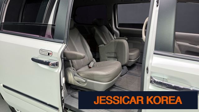 2013 Kia Carnival R - Thumbnail 18