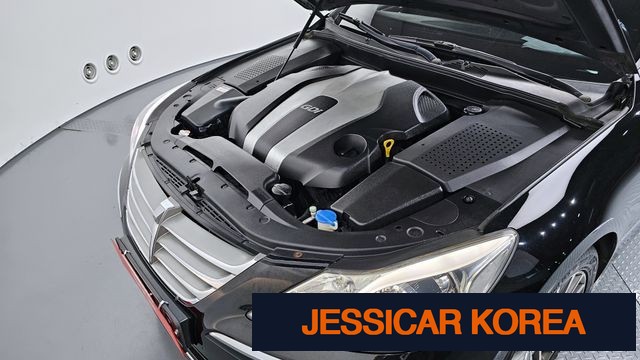 2013 Hyundai Genesis - Thumbnail 19