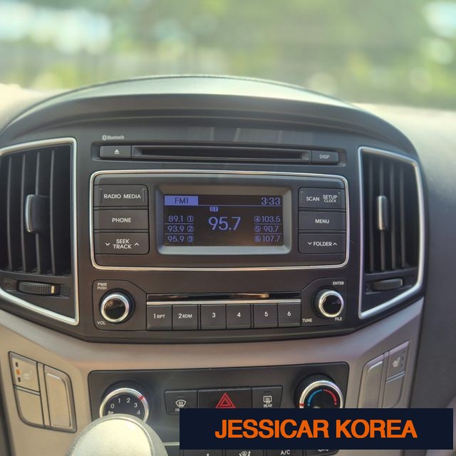 2017 Hyundai Grand Starex - Thumbnail 3