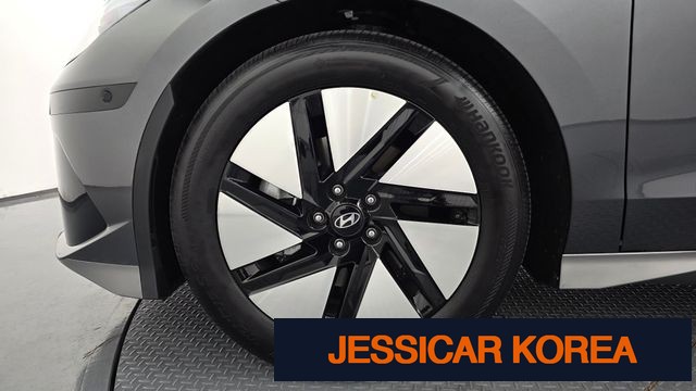 2023 Hyundai Ioniq 6 - Thumbnail 17