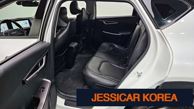 2022 Kia EV6 - Thumbnail 2