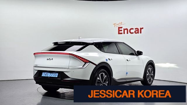 2022 Kia EV6 - Thumbnail 3