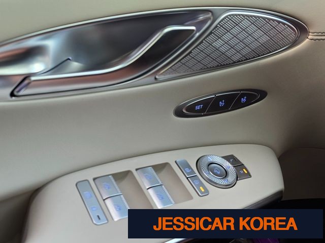 2024 Genesis GV70 - Thumbnail 6