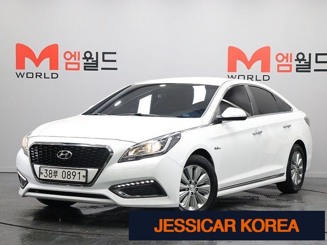2016 Hyundai LF Sonata Hybrid - Thumbnail 7
