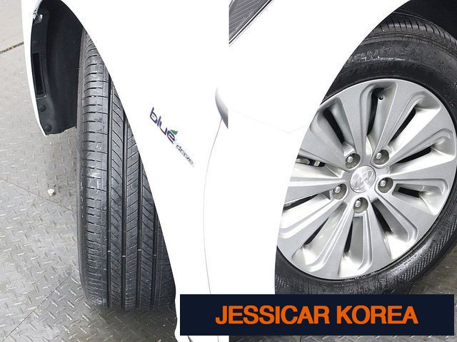 2016 Hyundai LF Sonata Hybrid - Thumbnail 15