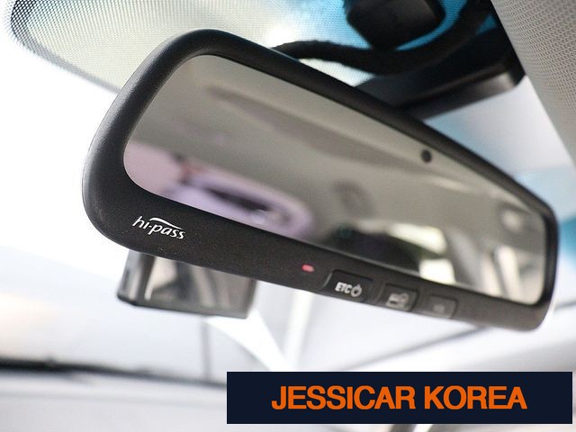 2016 Hyundai LF Sonata Hybrid - Thumbnail 16