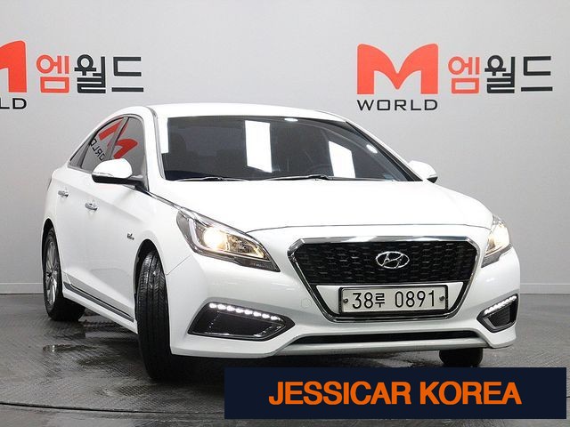 2016 Hyundai LF Sonata Hybrid - Thumbnail 17