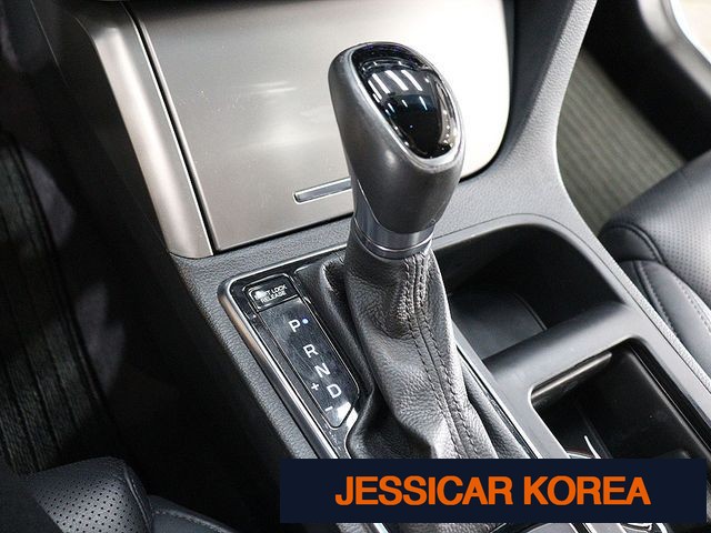 2016 Hyundai LF Sonata Hybrid - Thumbnail 19