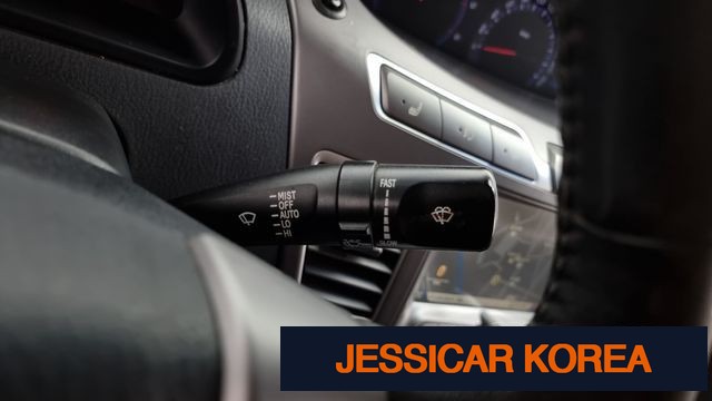 2014 KG Mobility Korando Turismo - Thumbnail 2