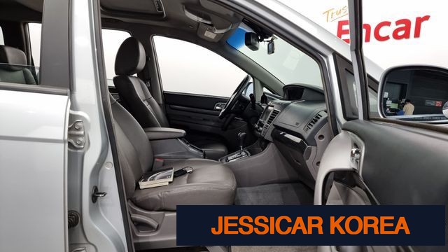 2014 KG Mobility Korando Turismo - Thumbnail 4