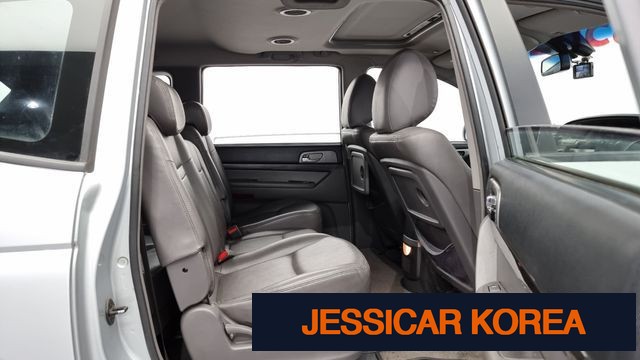 2014 KG Mobility Korando Turismo - Thumbnail 10