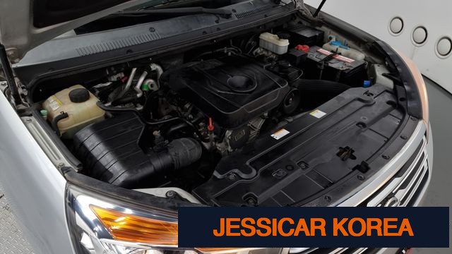 2014 KG Mobility Korando Turismo - Thumbnail 14
