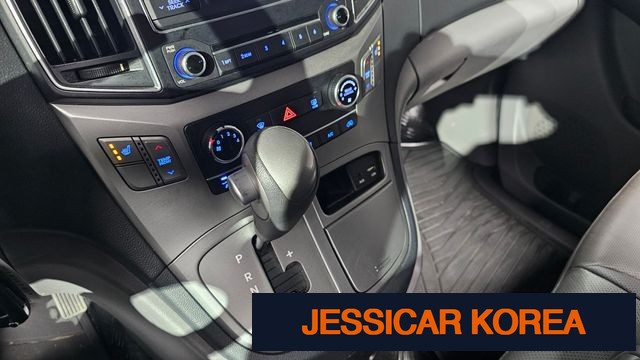 2016 Hyundai Grand Starex - Thumbnail 18