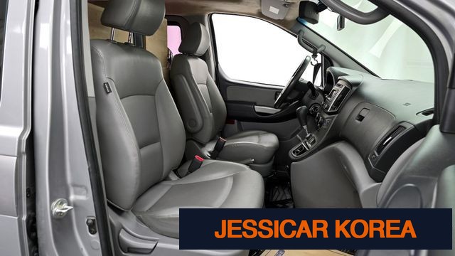 2016 Hyundai Grand Starex - Thumbnail 2