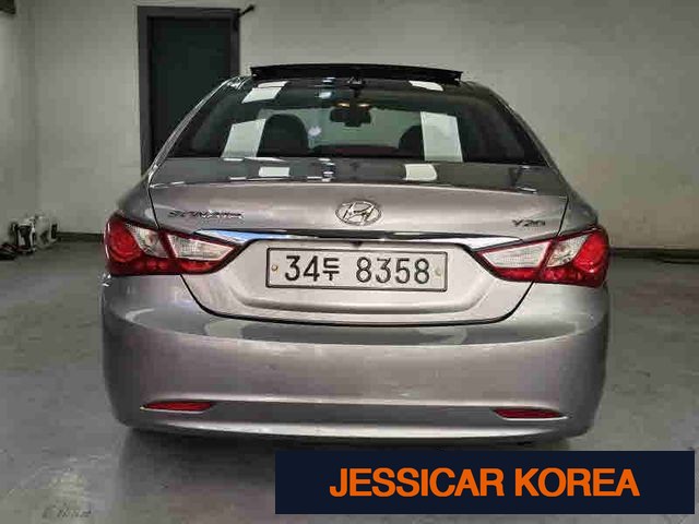 2010 Hyundai YF Sonata - Thumbnail 10