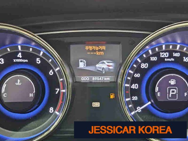 2010 Hyundai YF Sonata - Thumbnail 11