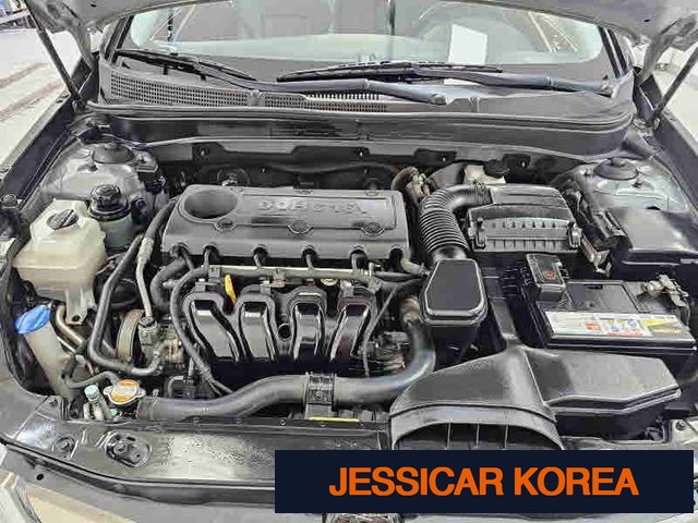 2010 Hyundai YF Sonata - Thumbnail 17