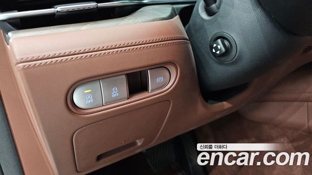 2022 Genesis G90 (RS4) - Thumbnail 3