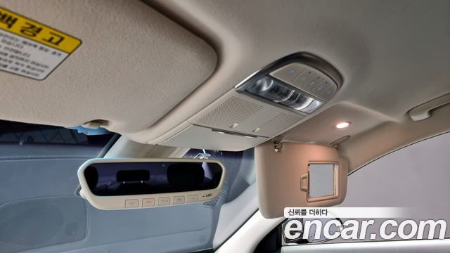 2019 Genesis G90 - Thumbnail 9