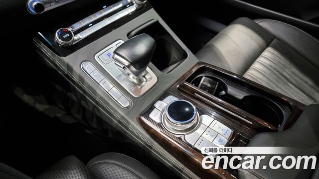 2019 Genesis G90 - Thumbnail 16