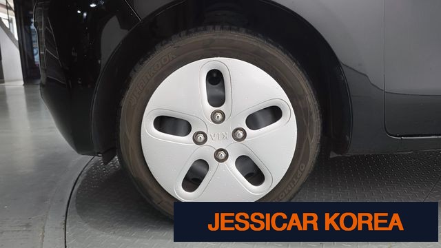 2017 Kia Ray - Thumbnail 11