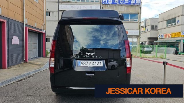2023 Hyundai Staria - Thumbnail 8