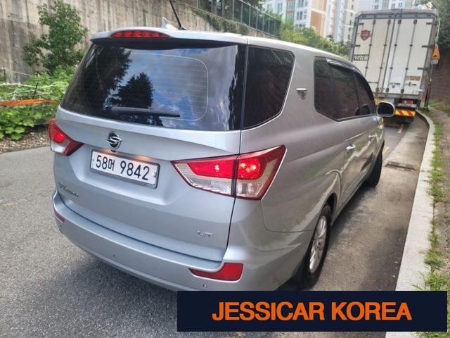 2015 KG Mobility Korando Turismo - Thumbnail 11