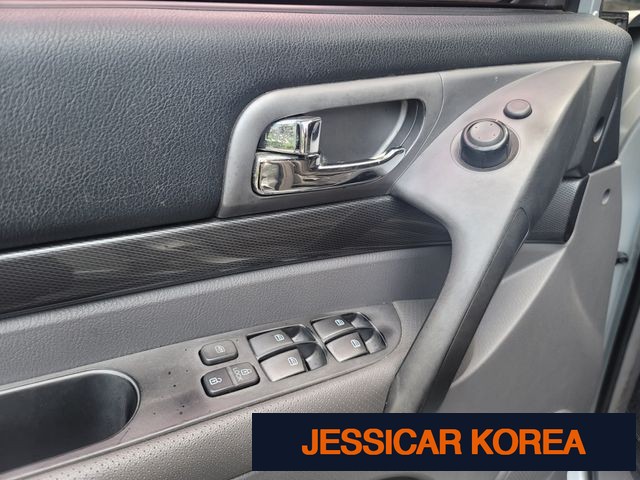 2015 KG Mobility Korando Turismo - Thumbnail 14