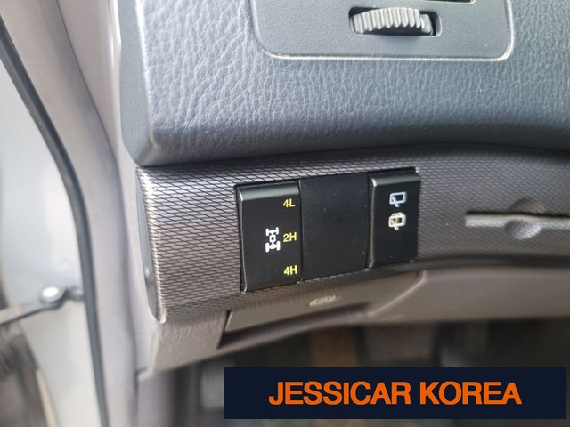 2015 KG Mobility Korando Turismo - Thumbnail 15