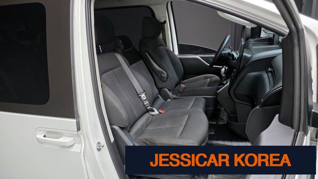 2022 Hyundai Staria - Thumbnail 2