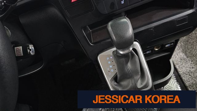 2022 Hyundai Staria - Thumbnail 13