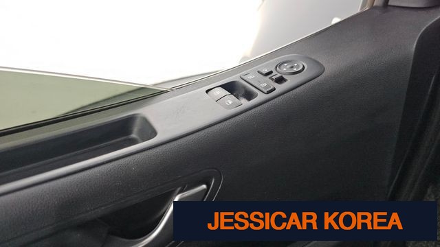 2022 Hyundai Staria - Thumbnail 19