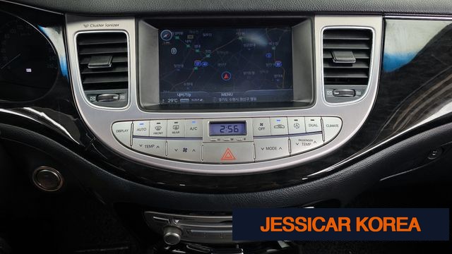 2013 Hyundai Genesis - Thumbnail 2
