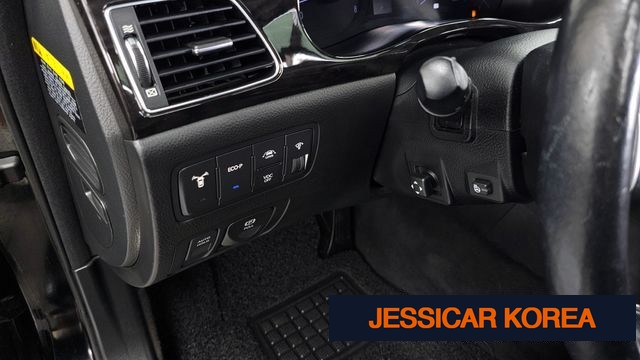 2013 Hyundai Genesis - Thumbnail 8