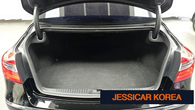 2013 Hyundai Genesis - Thumbnail 10