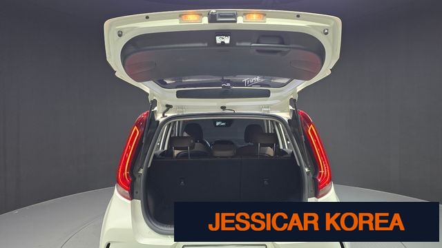 2019 Kia soul booster - Thumbnail 12