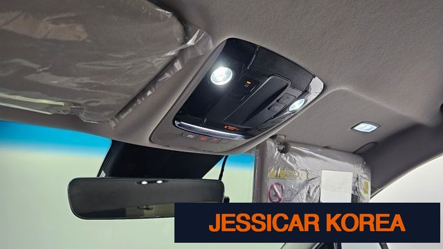 2022 Kia K8 - Thumbnail 2