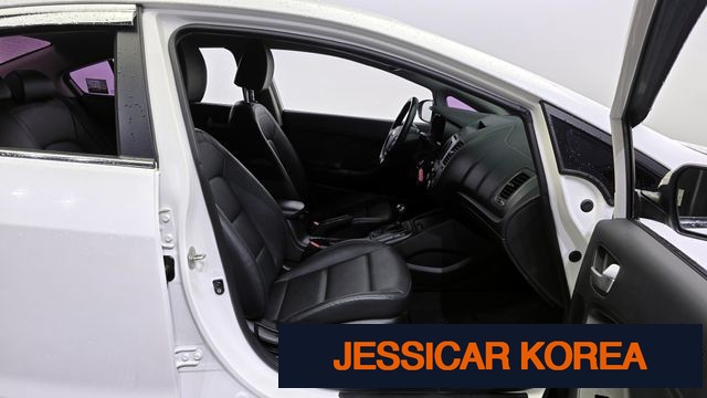 2015 Kia K3 - Thumbnail 11