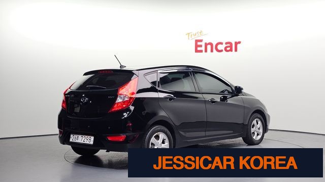 2012 Hyundai Accent (new model) - Thumbnail 15