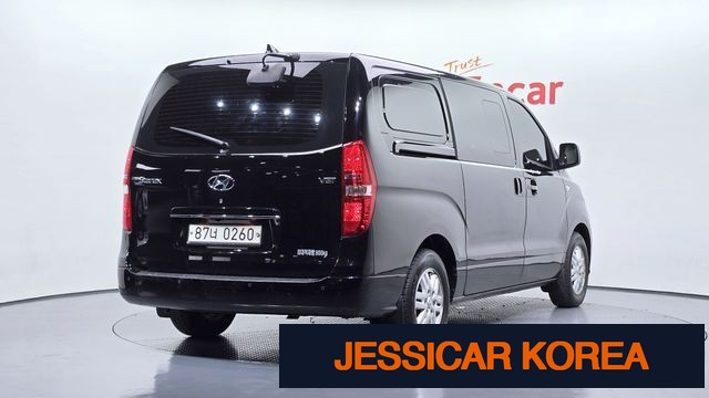 2021 Hyundai The New Grand Starex - Thumbnail 2