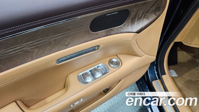 2022 Genesis G90 (RS4) - Thumbnail 9