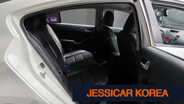 2014 Kia K3 - Thumbnail 11