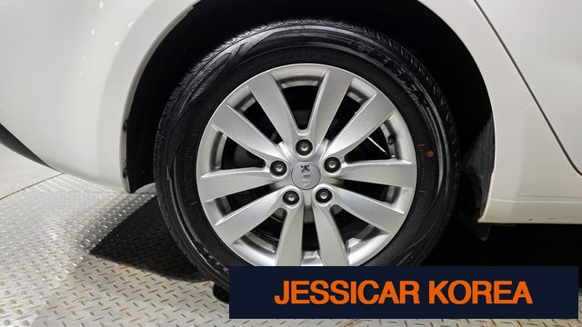 2014 Kia K3 - Thumbnail 12