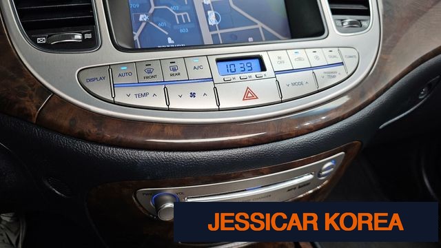 2009 Hyundai Genesis - Thumbnail 3