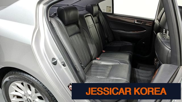 2009 Hyundai Genesis - Thumbnail 10